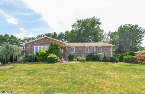 15 Ayers Ln, Clark, NJ 07066 photo 1