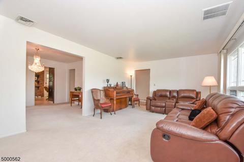 15 Ayers Ln, Clark, NJ 07066 photo 5