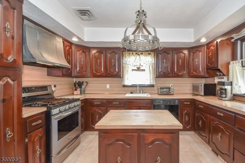 15 Ayers Ln, Clark, NJ 07066 photo 7