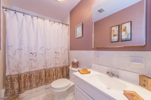 33 Rossen Pl, Bloomfield, NJ 07003 photo 4