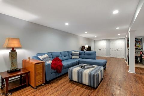 784 Flint Pl, Paramus, NJ 07652 photo 22