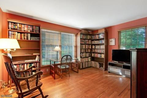 784 Flint Pl, Paramus, NJ 07652 photo 12