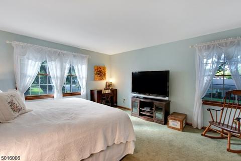 784 Flint Pl, Paramus, NJ 07652 photo 20