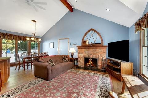 784 Flint Pl, Paramus, NJ 07652 photo 10
