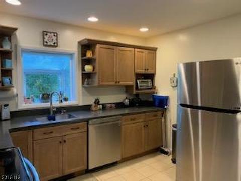 20 Mott Dr, Vernon, NJ 07462 photo 3