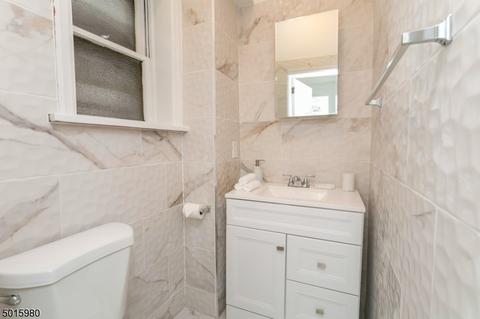 17 2nd Ave, Newark, NJ 07104 photo 8