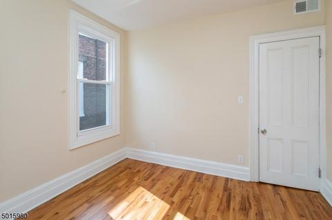 17 2nd Ave, Newark, NJ 07104 photo 12
