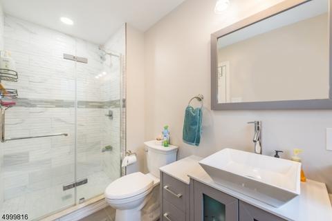 21 Leonhard Dr, Haledon, NJ 07508 photo 20