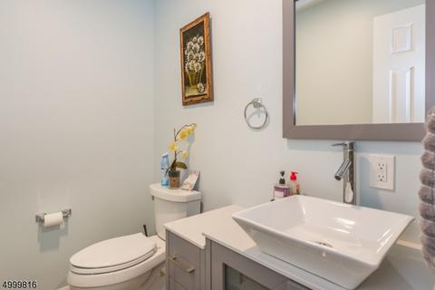 21 Leonhard Dr, Haledon, NJ 07508 photo 14