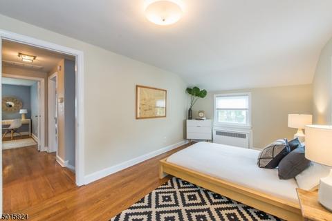 8 Stonehenge Rd, Montclair, NJ 07043 photo 15