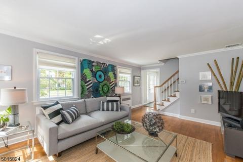 8 Stonehenge Rd, Montclair, NJ 07043 photo 4