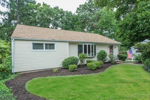 12 Iroquois Trl, Wayne, NJ 07470 photo 1