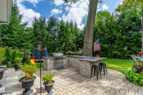 37 Thomas Dr, Clark, NJ 07066 photo 3