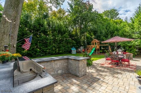 37 Thomas Dr, Clark, NJ 07066 photo 4