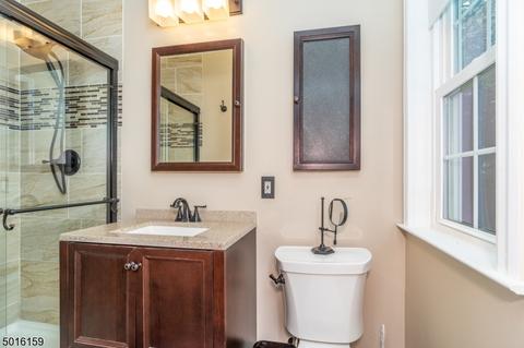 37 Thomas Dr, Clark, NJ 07066 photo 18