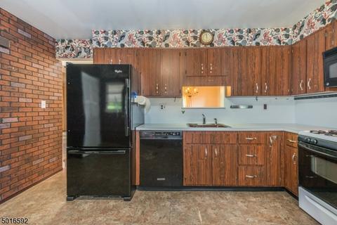 66 Pershing Rd, Clifton, NJ 07013 photo 13
