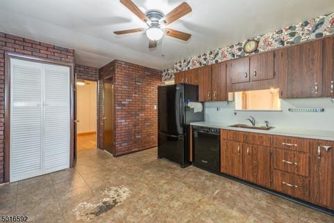 66 Pershing Rd, Clifton, NJ 07013 photo 11