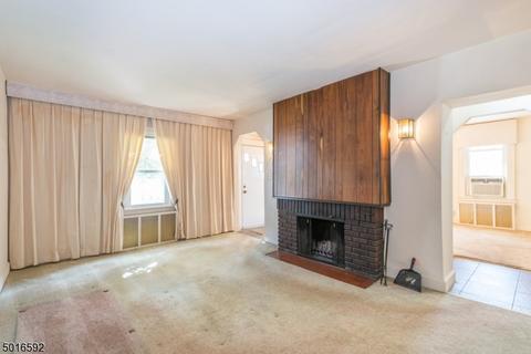 66 Pershing Rd, Clifton, NJ 07013 photo 4
