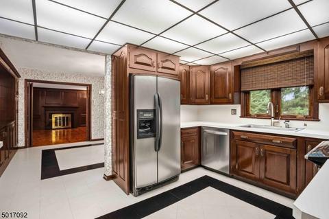 2 Crown Dr, Warren, NJ 07059 photo 6