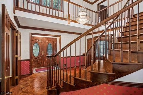 2 Crown Dr, Warren, NJ 07059 photo 3