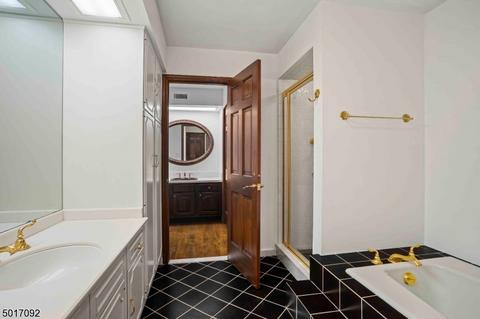 2 Crown Dr, Warren, NJ 07059 photo 19
