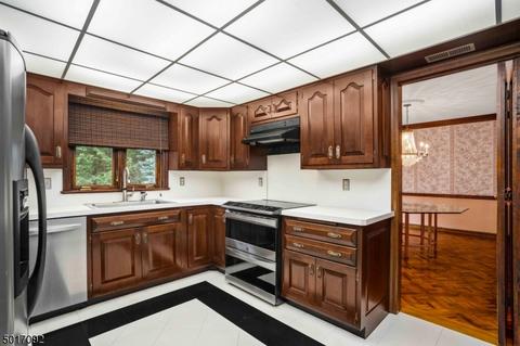 2 Crown Dr, Warren, NJ 07059 photo 7