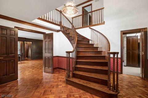 2 Crown Dr, Warren, NJ 07059 photo 2