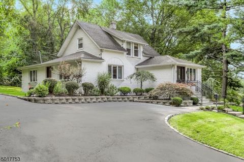 3 Webster Dr, Wayne, NJ 07470 photo 1