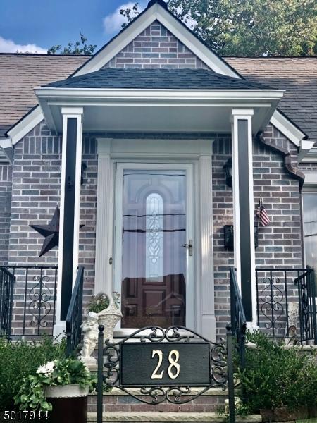28 Terhune Rd, Clark, NJ 07066 photo 3