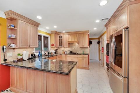 11 Wheeler Rd, Wayne, NJ 07470 photo 6
