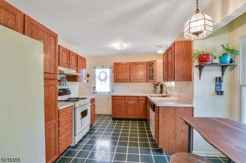 304 Willow Grove St, Hackettstown, NJ 07840 photo 9