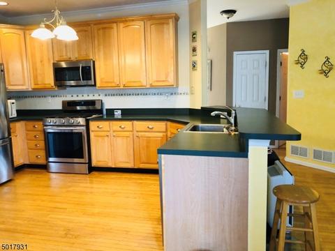 7 Saxton Dr, Hackettstown, NJ 07840 photo 3