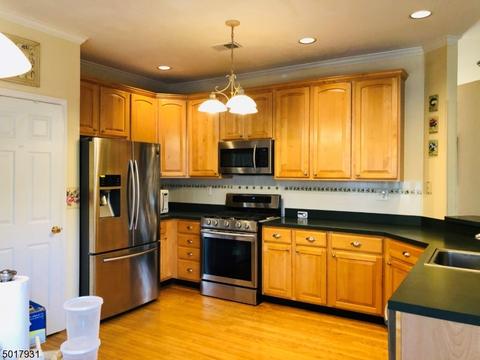 7 Saxton Dr, Hackettstown, NJ 07840 photo 4