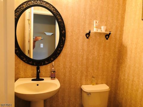 7 Saxton Dr, Hackettstown, NJ 07840 photo 7