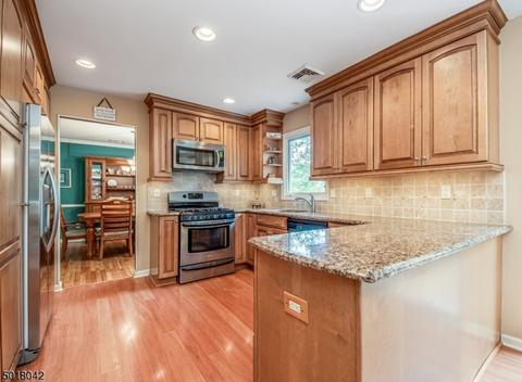 30 Robert St, Mount Olive Twp., NJ 07836 photo 4