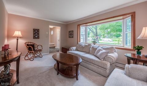 30 Robert St, Mount Olive Twp., NJ 07836 photo 2