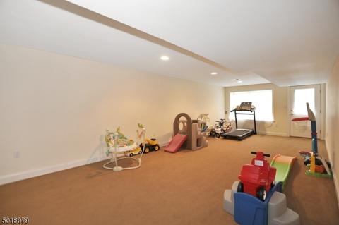 127 Spring Hill Cir, Wayne, NJ 07470 photo 22
