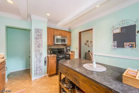 393 Walnut St, Nutley, NJ 07110 photo 11
