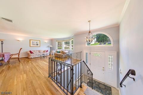 37 Towsen Rd, Wayne, NJ 07470 photo 3