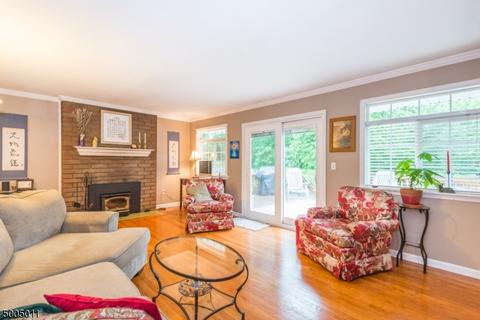 99 Beechwood Dr, Wayne, NJ 07470 photo 3