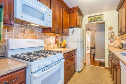 99 Beechwood Dr, Wayne, NJ 07470 photo 8