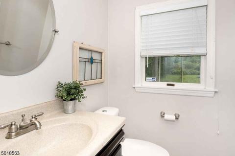 21 Valley Rd, Hampton, NJ 08827 photo 9