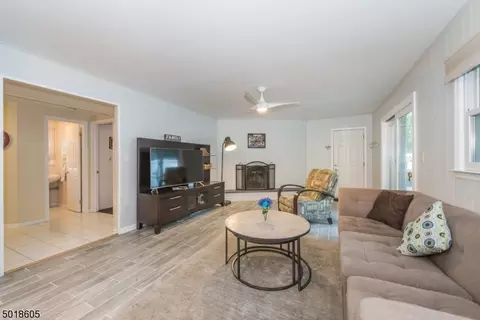 54 Meadow Brook Rd, Randolph, NJ 07869 photo 6