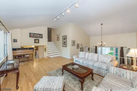 54 Meadow Brook Rd, Randolph, NJ 07869 photo 11