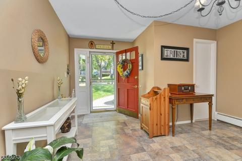 11 Molinari Dr, Wanaque, NJ 07465 photo 2