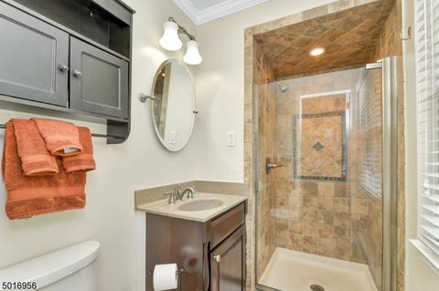 11 Molinari Dr, Wanaque, NJ 07465 photo 10