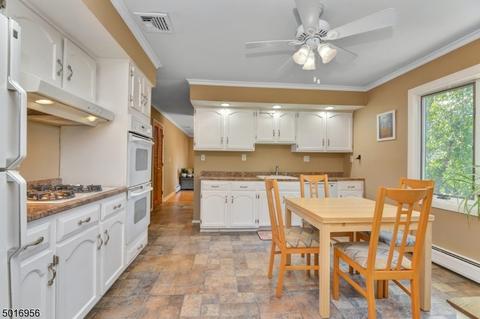 11 Molinari Dr, Wanaque, NJ 07465 photo 4