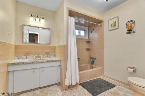 11 Molinari Dr, Wanaque, NJ 07465 photo 14