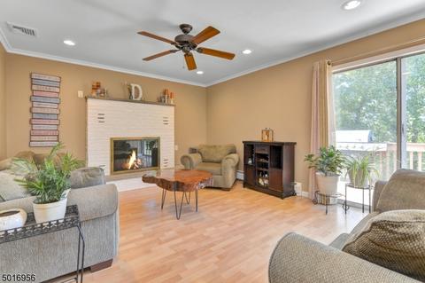 11 Molinari Dr, Wanaque, NJ 07465 photo 3