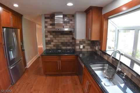 10 Farview Ave, Paramus, NJ 07652 photo 8